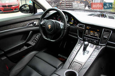 Фастбек Porsche Panamera 2014 в Одесі