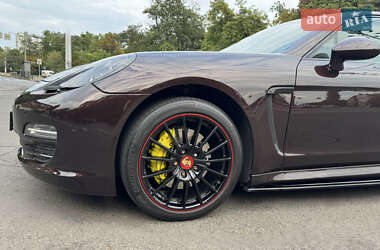 Фастбэк Porsche Panamera 2010 в 
