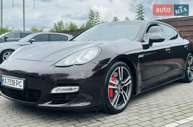 Фастбэк Porsche Panamera 2011 в 