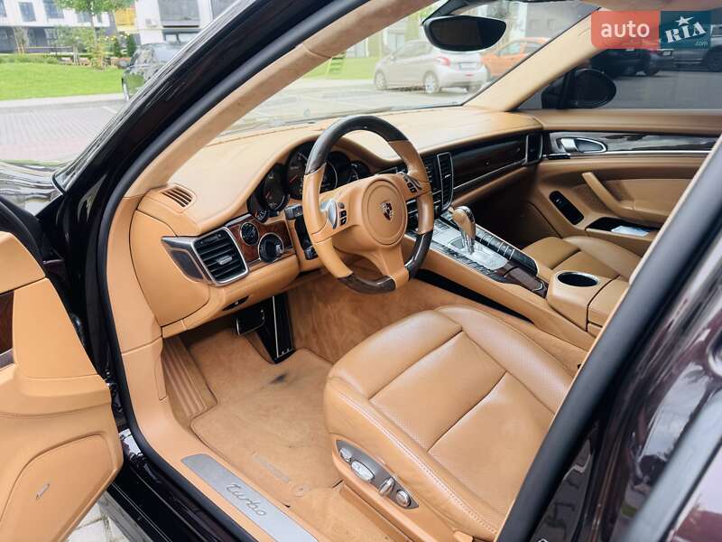 Фастбэк Porsche Panamera 2011 в Белогородке