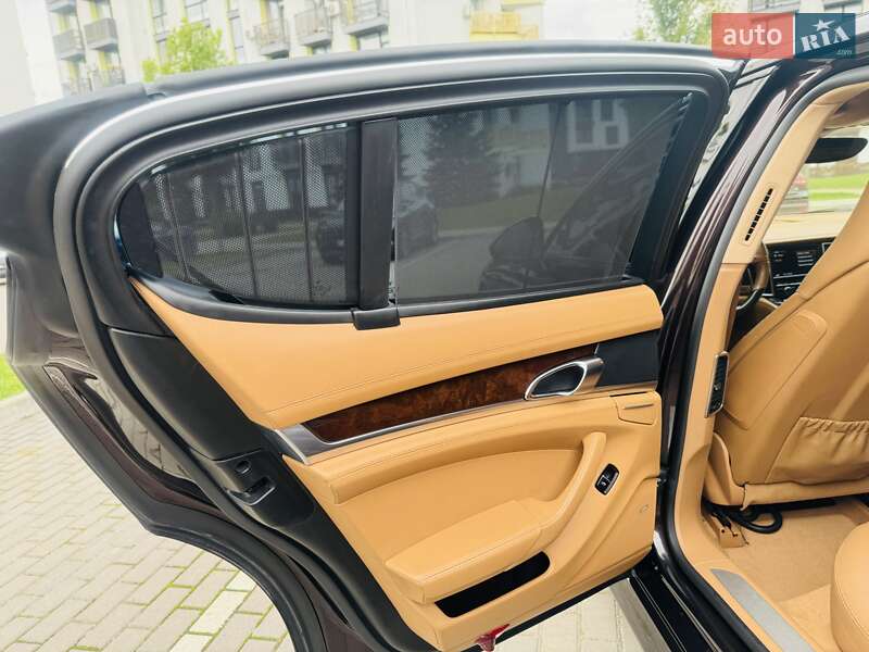 Фастбэк Porsche Panamera 2011 в Белогородке