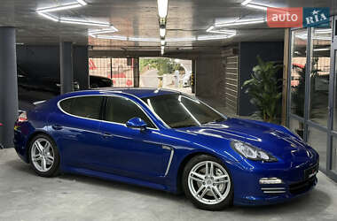 Фастбек Porsche Panamera 2010 в Одесі