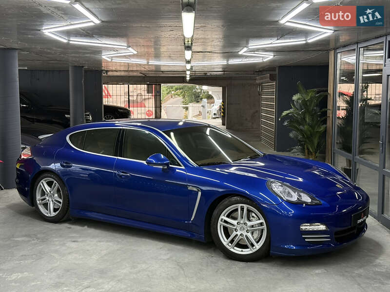 Фастбэк Porsche Panamera 2010 в 