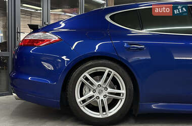 Фастбэк Porsche Panamera 2010 в 