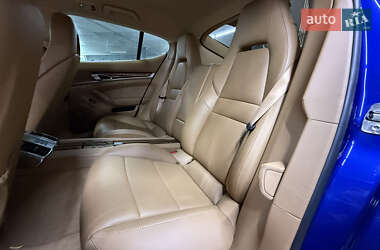 Фастбэк Porsche Panamera 2010 в 