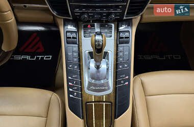 Фастбэк Porsche Panamera 2010 в 