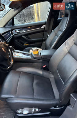 Фастбэк Porsche Panamera 2013 в 