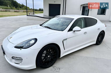 Фастбек Porsche Panamera 2011 в Луцьку