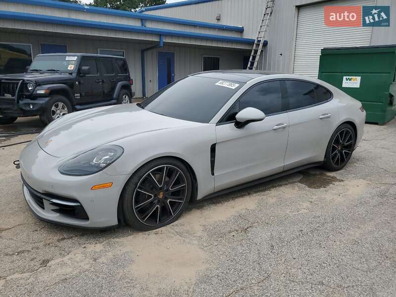 Porsche Panamera 2019