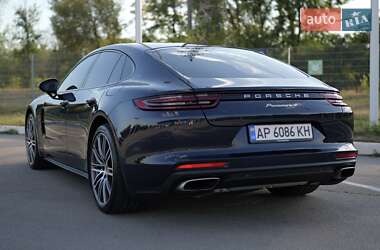 Фастбэк Porsche Panamera 2019 в 