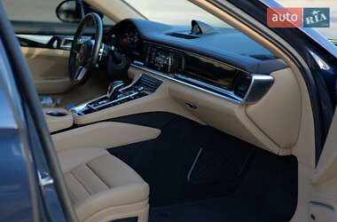 Фастбэк Porsche Panamera 2019 в 