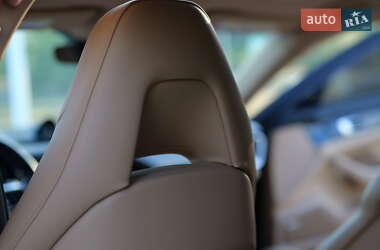Фастбэк Porsche Panamera 2019 в 