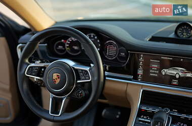 Фастбэк Porsche Panamera 2019 в 
