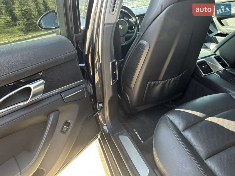 Фастбэк Porsche Panamera 2010 в Киеве