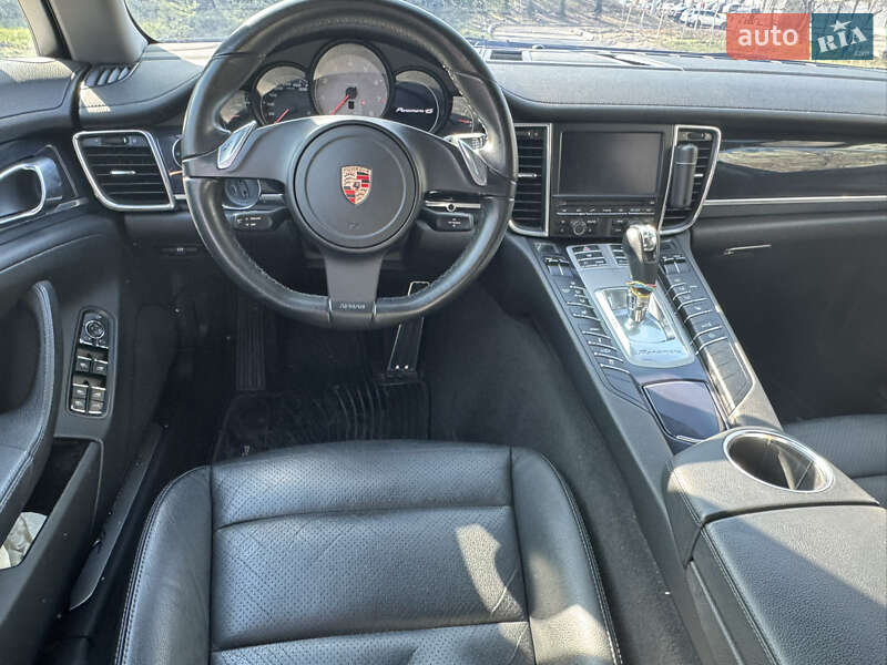 Фастбэк Porsche Panamera 2010 в Киеве