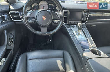 Фастбэк Porsche Panamera 2010 в 