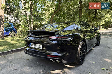 Фастбэк Porsche Panamera 2018 в 