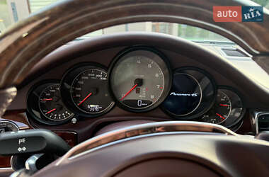 Фастбэк Porsche Panamera 2013 в 