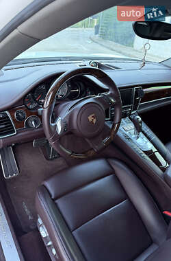Фастбэк Porsche Panamera 2013 в 