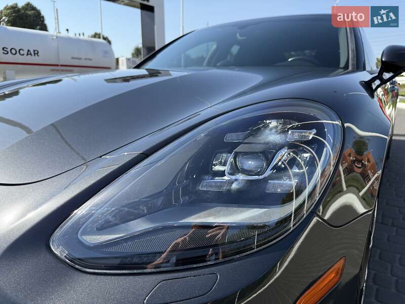 Фастбэк Porsche Panamera 2018 в Днепре