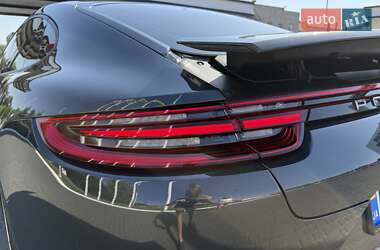 Фастбэк Porsche Panamera 2018 в 