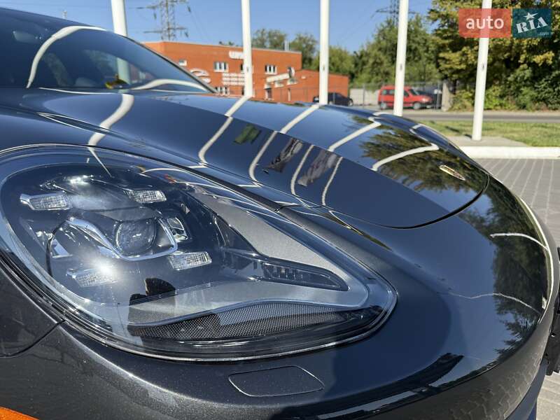 Фастбэк Porsche Panamera 2018 в Днепре