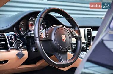 Фастбэк Porsche Panamera 2015 в 