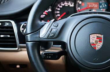 Фастбэк Porsche Panamera 2015 в 