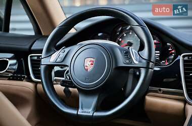 Фастбэк Porsche Panamera 2015 в 