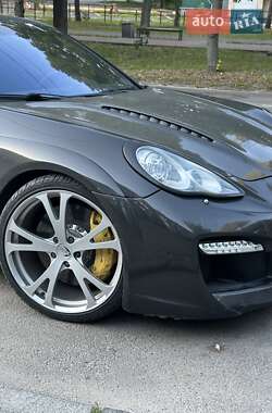 Фастбэк Porsche Panamera 2010 в 