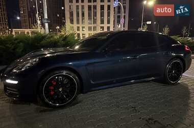 Фастбэк Porsche Panamera 2013 в Киеве