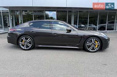 Фастбэк Porsche Panamera 2013 в 