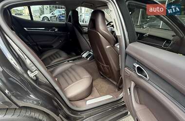 Фастбэк Porsche Panamera 2013 в 