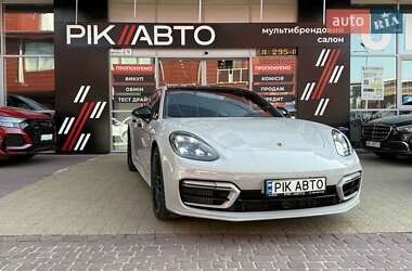 Фастбек Porsche Panamera 2022 в Львові