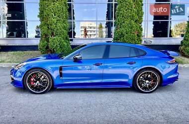 Фастбэк Porsche Panamera 2018 в 