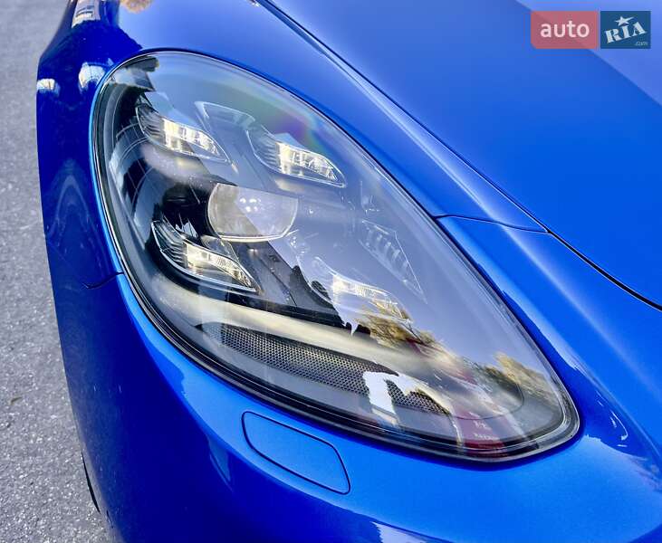 Фастбэк Porsche Panamera 2018 в Киеве