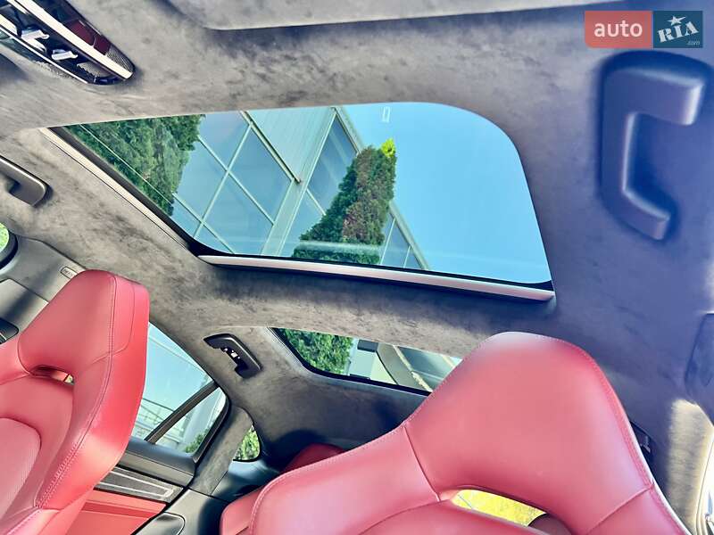 Фастбэк Porsche Panamera 2018 в Киеве