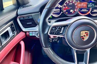 Фастбэк Porsche Panamera 2018 в 
