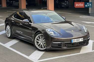 Фастбэк Porsche Panamera 2019 в Киеве