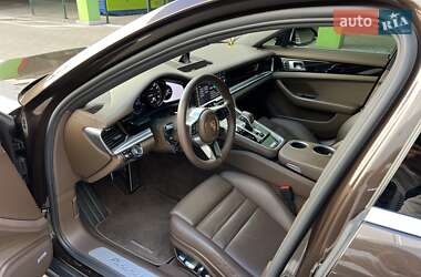 Фастбэк Porsche Panamera 2019 в 