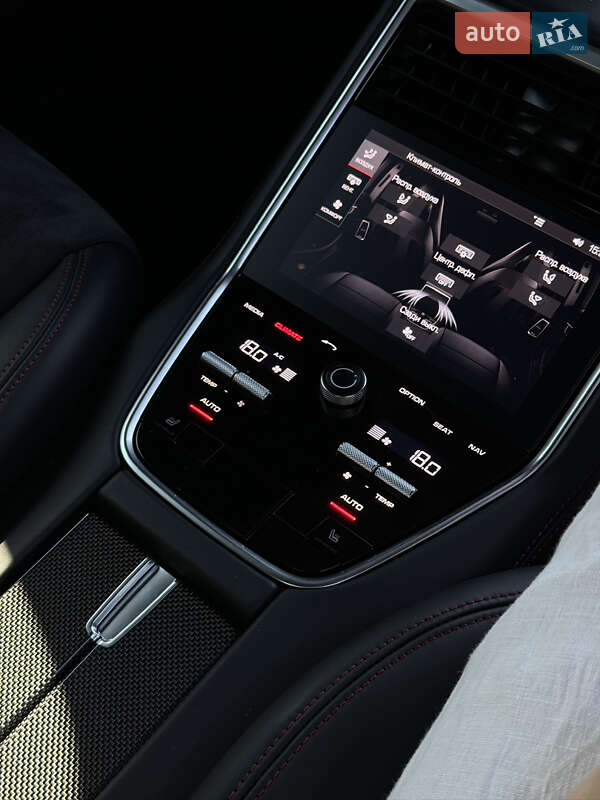 Фастбэк Porsche Panamera 2019 в Киеве
