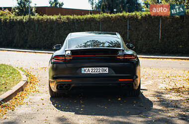 Фастбэк Porsche Panamera 2020 в 
