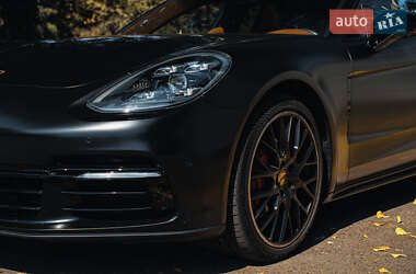 Фастбэк Porsche Panamera 2020 в 