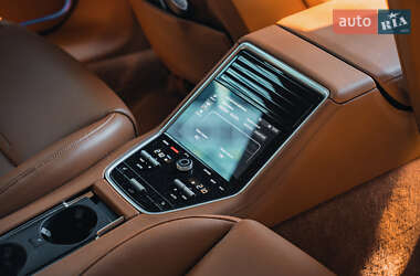 Фастбэк Porsche Panamera 2020 в 