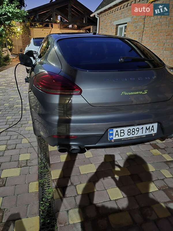 Фастбэк Porsche Panamera 2015 в Виннице фото 2 Фастбэк Porsche Panamera 2015 в Виннице