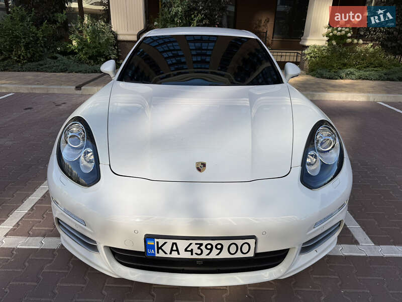 Фастбэк Porsche Panamera 2013 в Киеве