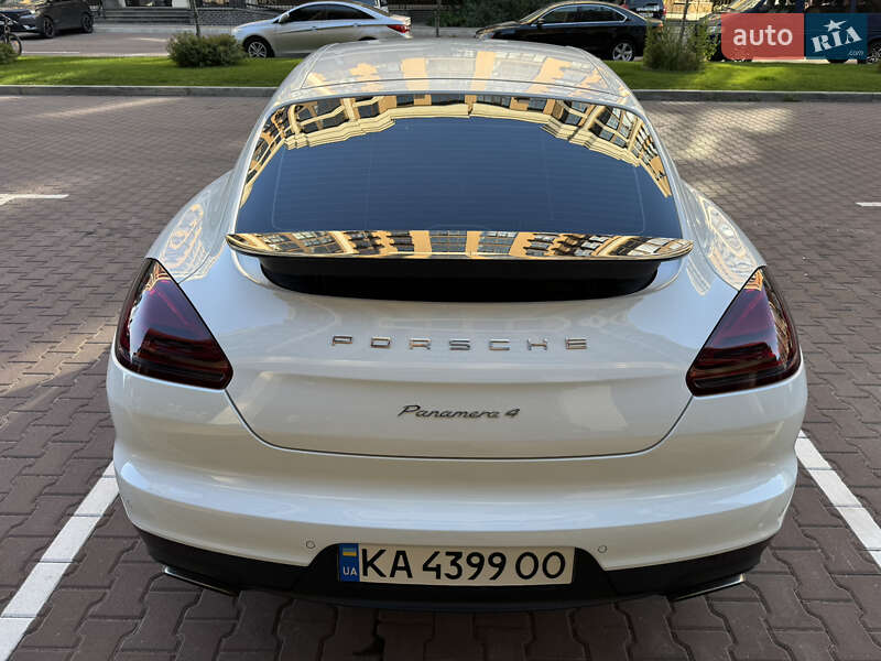 Фастбэк Porsche Panamera 2013 в Киеве