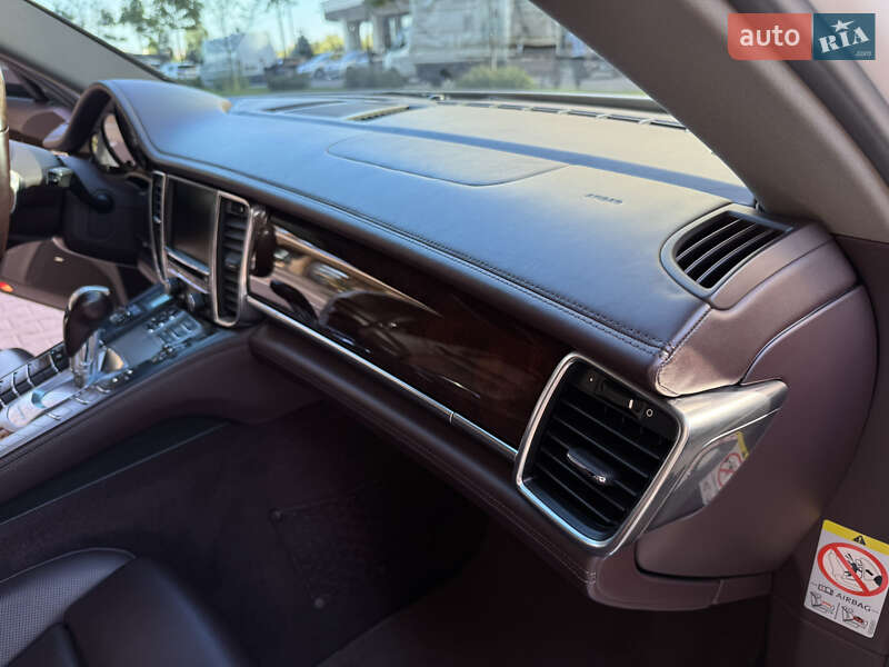 Фастбэк Porsche Panamera 2013 в Киеве