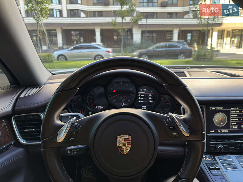 Фастбэк Porsche Panamera 2013 в Киеве
