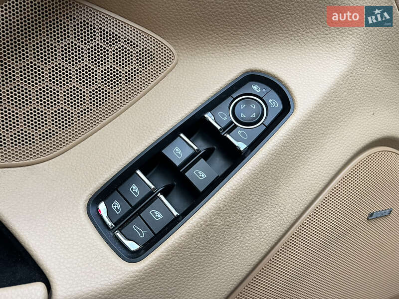 Фастбек Porsche Panamera 2011 в Одесі фото 9 Фастбек Porsche Panamera 2011 в Одесі